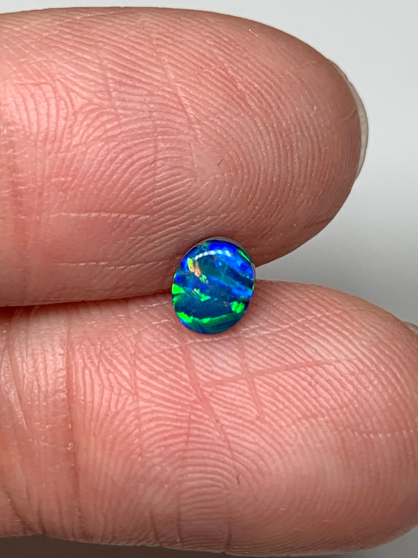 Vibrant Lines. Lightning Ridge Doublet Black Opal. 0.34 Ct