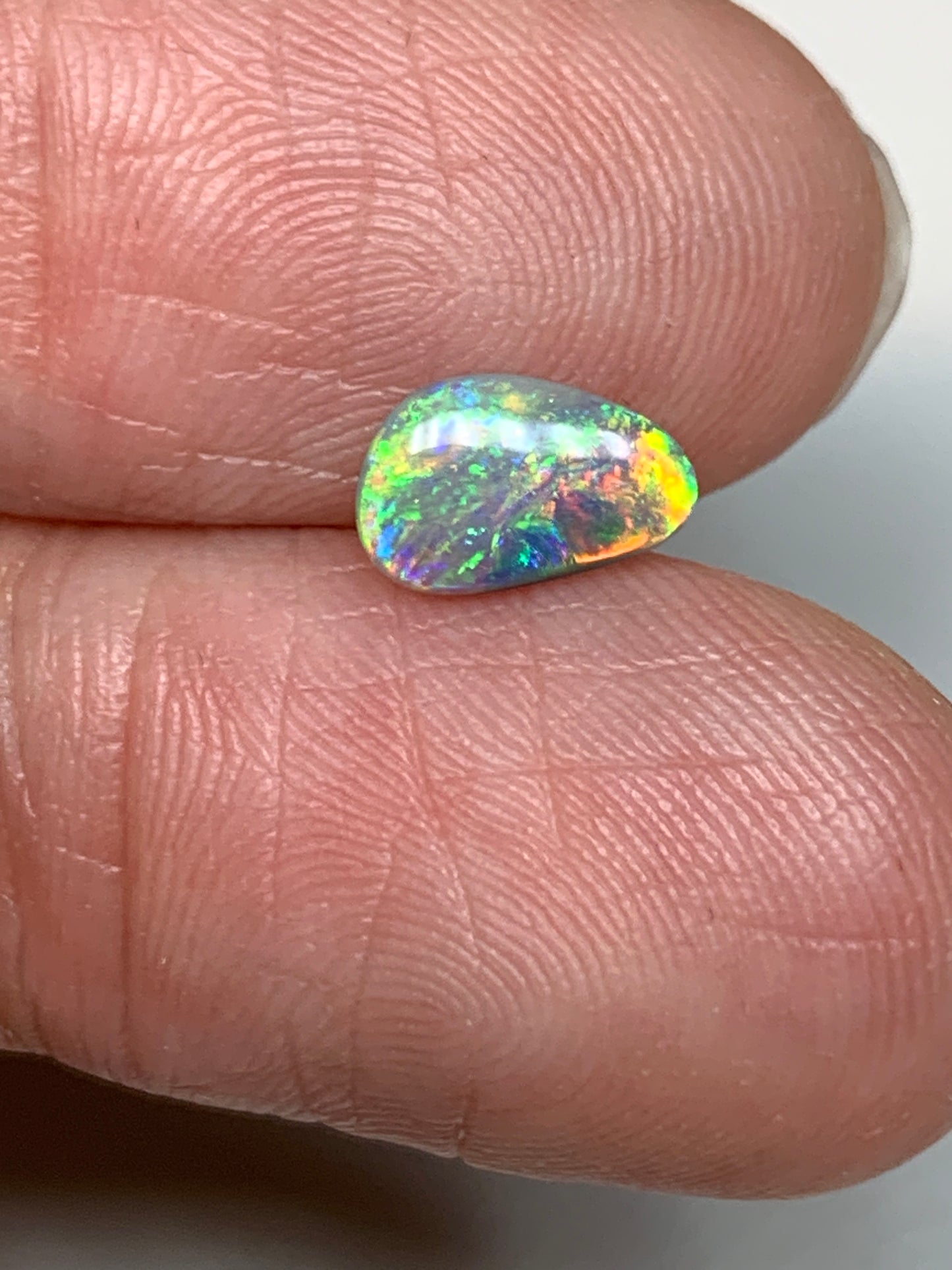 Extra Brilliant. Lightning Ridge Solid Opal. 0.38 Ct