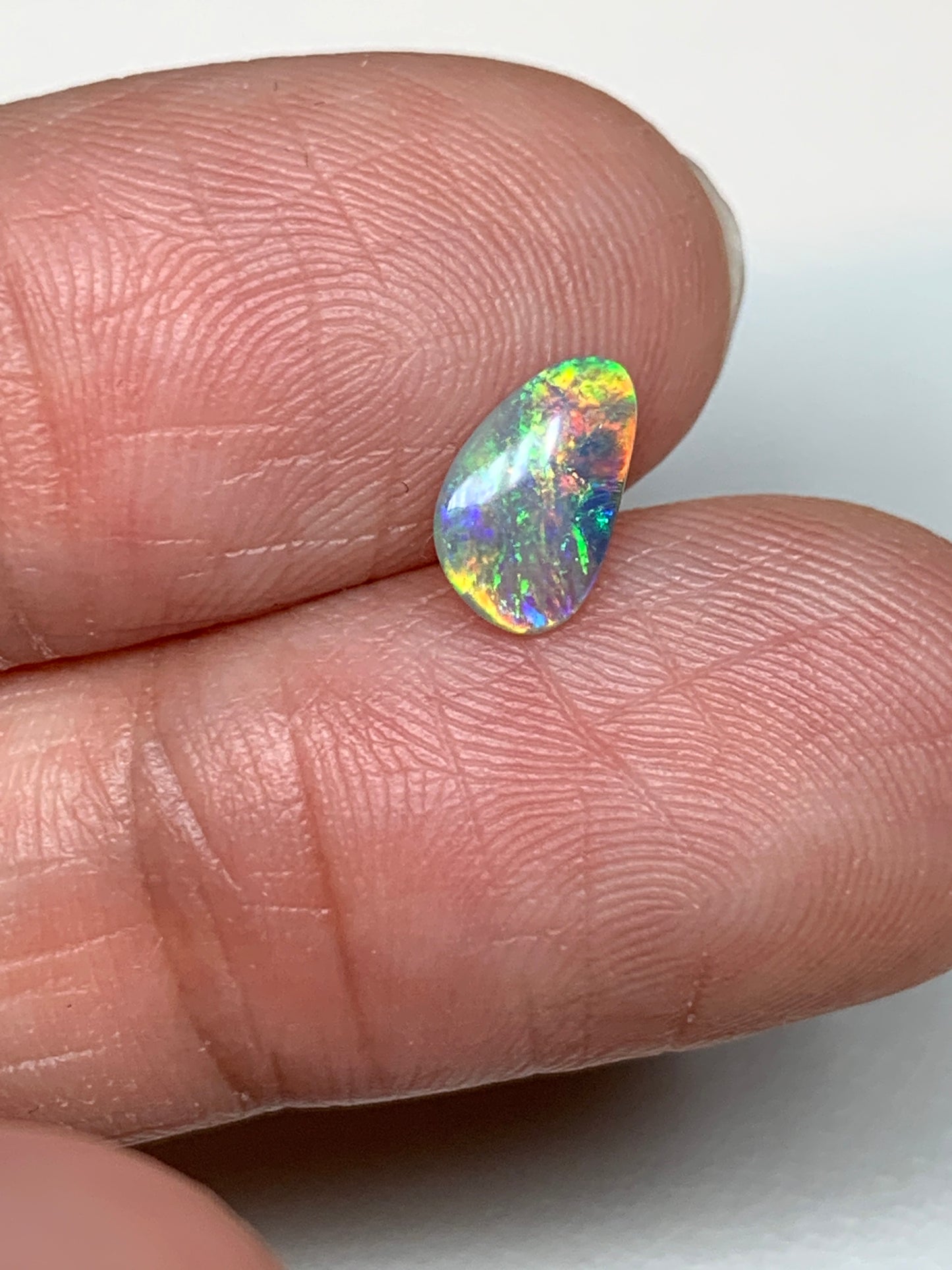 Extra Brilliant. Lightning Ridge Solid Opal. 0.38 Ct
