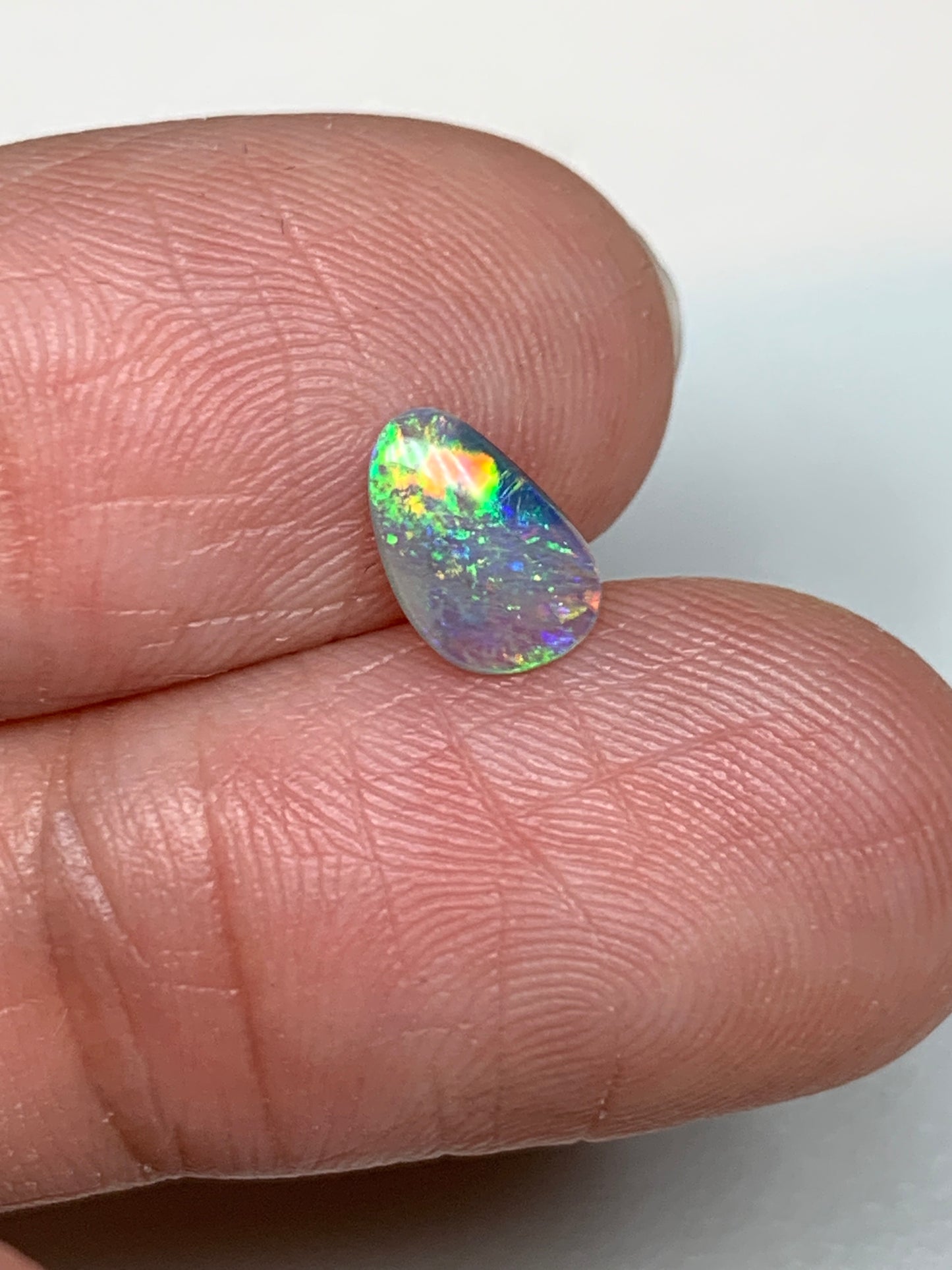 Extra Brilliant. Lightning Ridge Solid Opal. 0.38 Ct