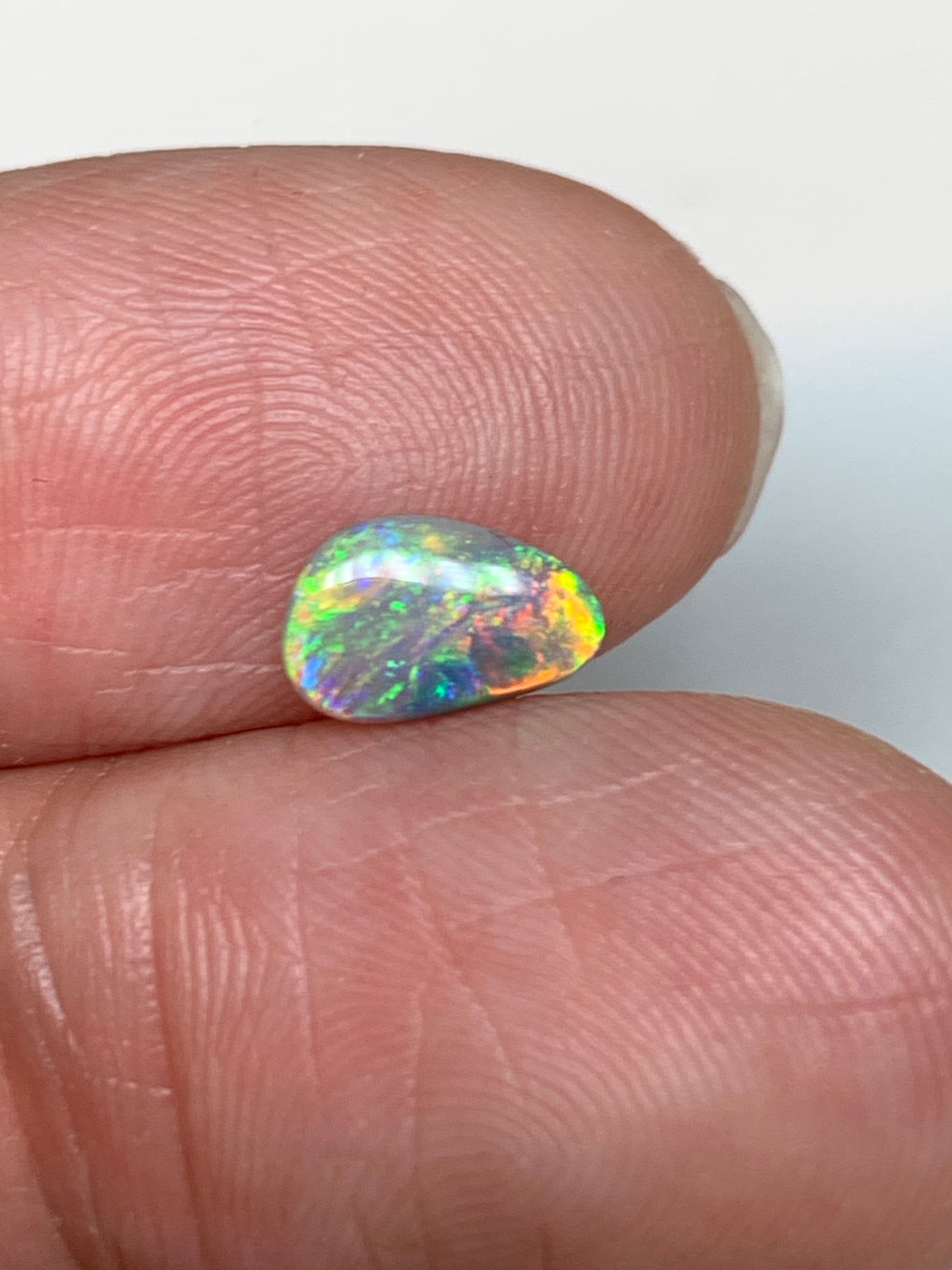Extra Brilliant. Lightning Ridge Solid Opal. 0.38 Ct