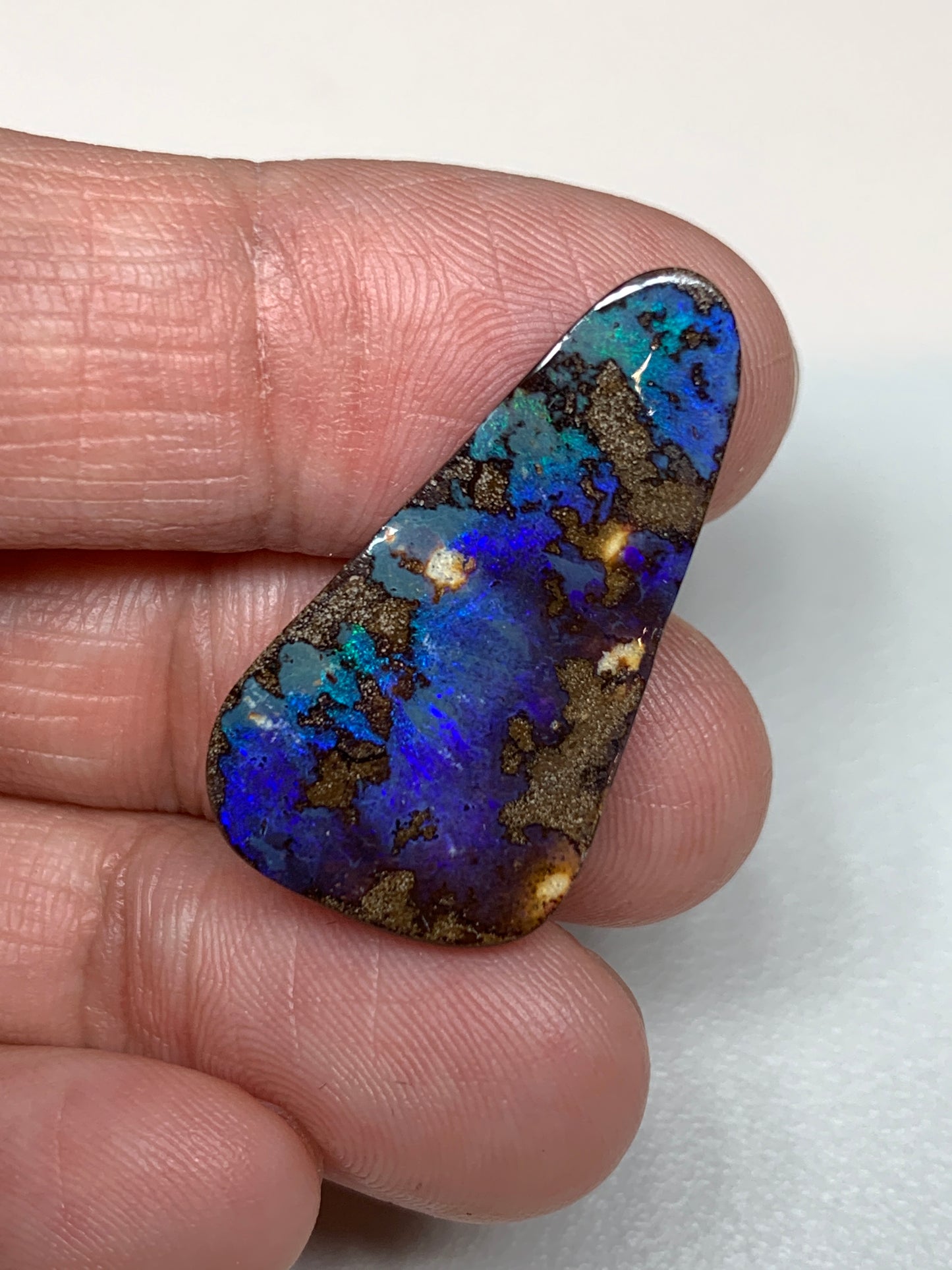 Natures Artwork. Solid Boulder Opal. 11.10 Ct