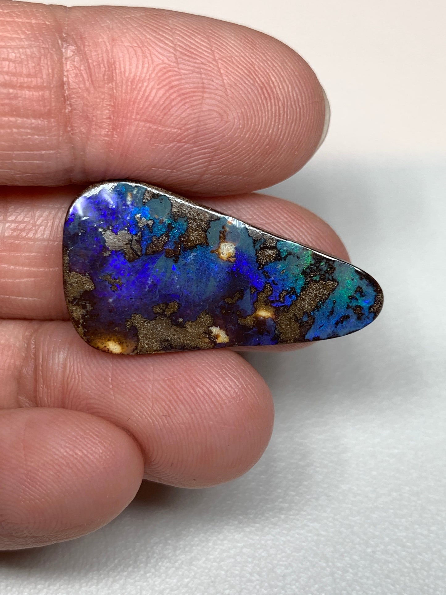 Natures Artwork. Solid Boulder Opal. 11.10 Ct