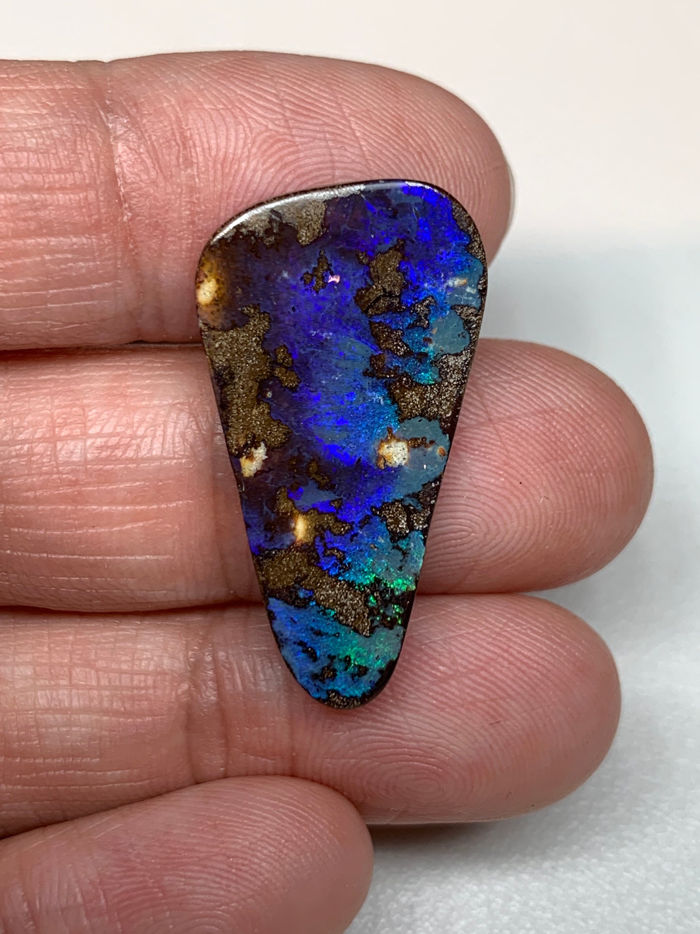 Natures Artwork. Solid Boulder Opal. 11.10 Ct