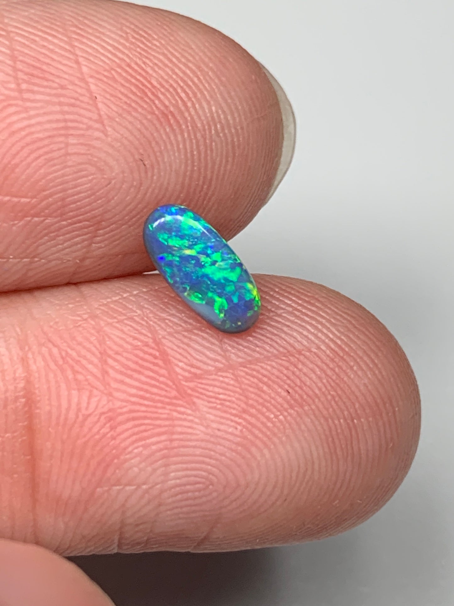 Excellent Colour. Lightning Ridge Solid Black Opal. 0.43 Ct