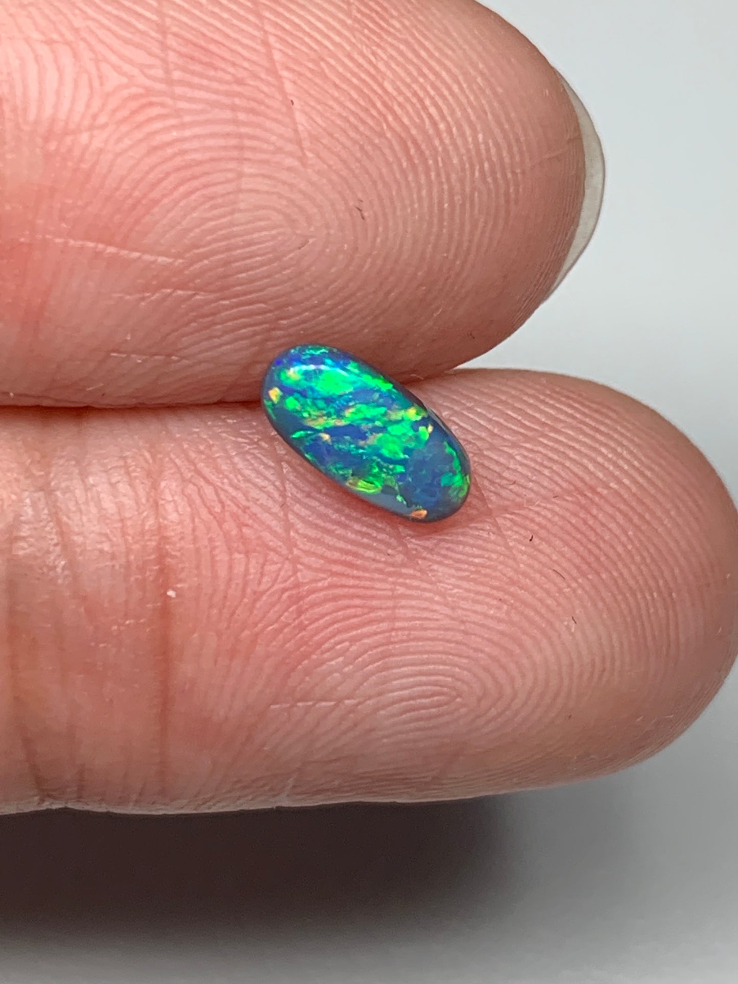 Excellent Colour. Lightning Ridge Solid Black Opal. 0.43 Ct