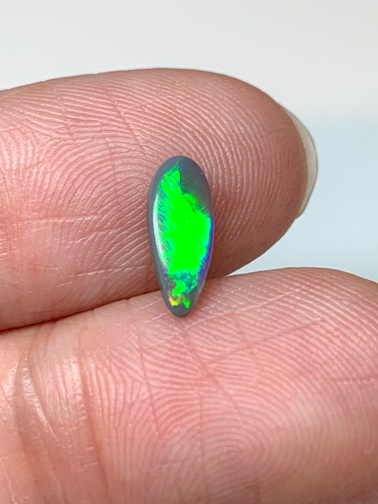Electric Flashes. Lightning Ridge Black Opal. 0.43 Ct
