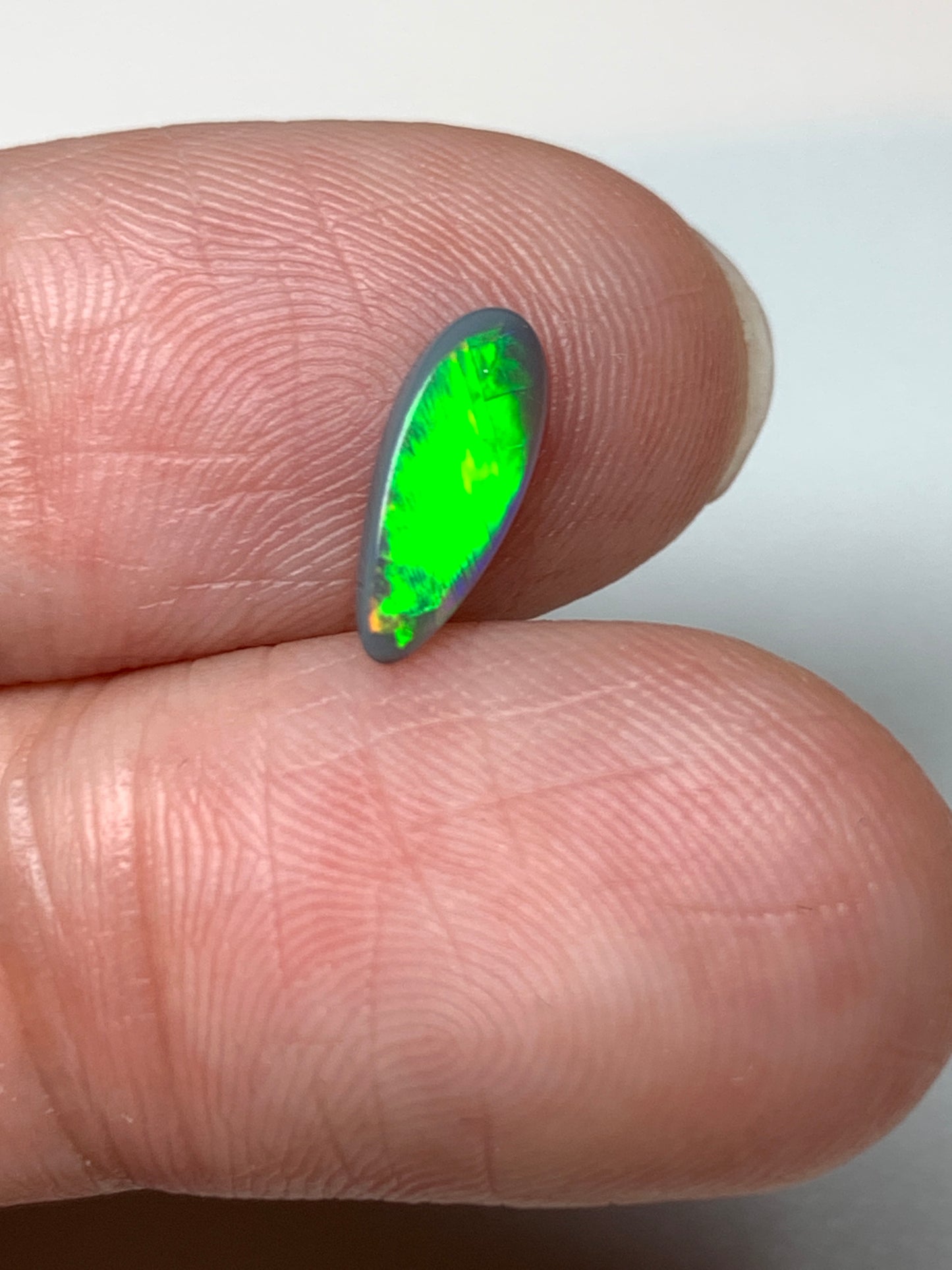 Electric Flashes. Lightning Ridge Black Opal. 0.43 Ct