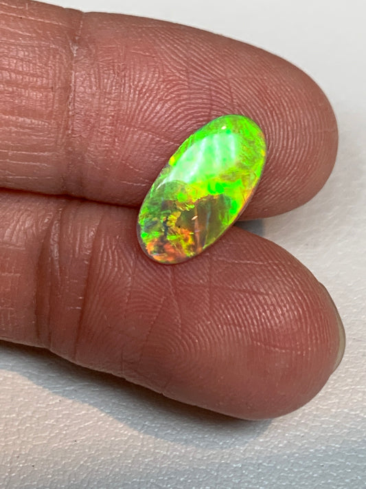 Golden Shine. Lightning Ridge Opal. 1.11 Ct