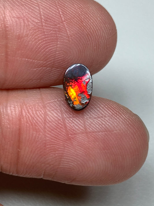 Flashy Red. Solid Boulder Opal. 0.81 Ct