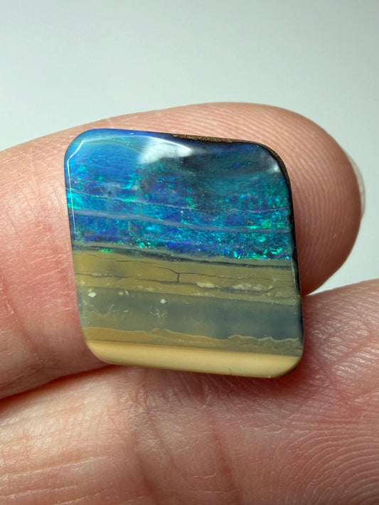Beach Scene. Solid Boulder Opal. 5.70 Ct
