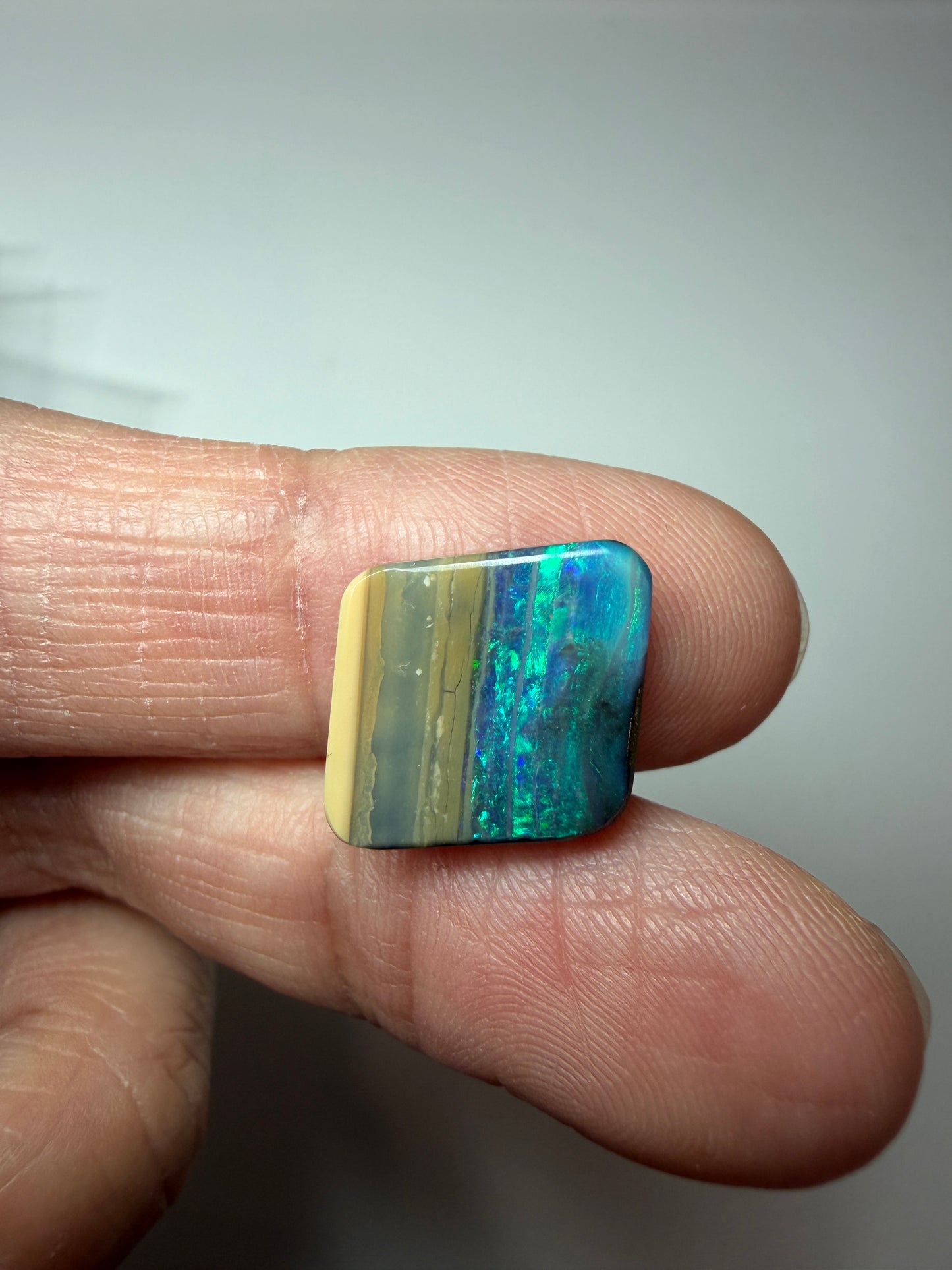Beach Scene. Solid Boulder Opal. 5.70 Ct