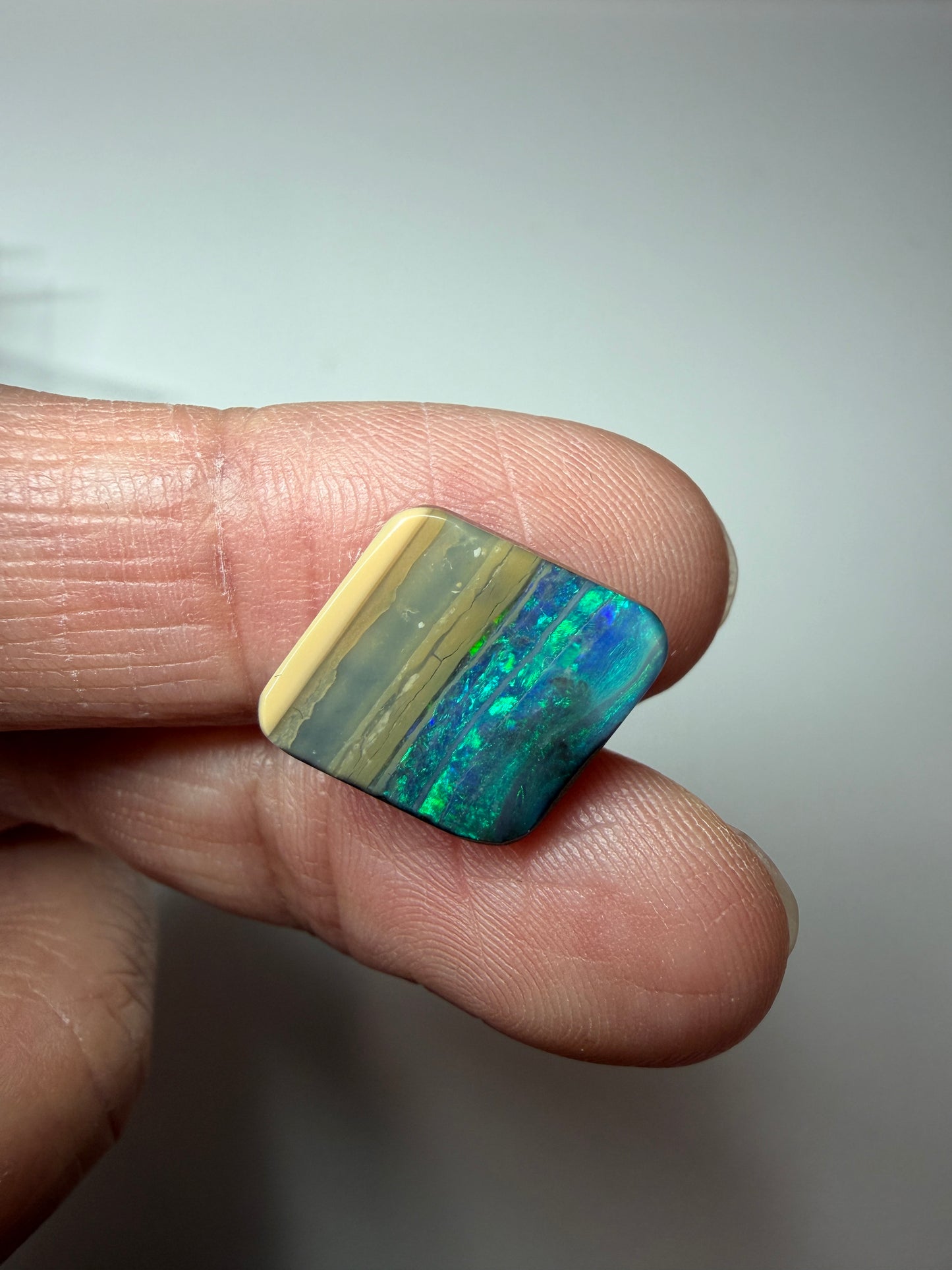 Beach Scene. Solid Boulder Opal. 5.70 Ct
