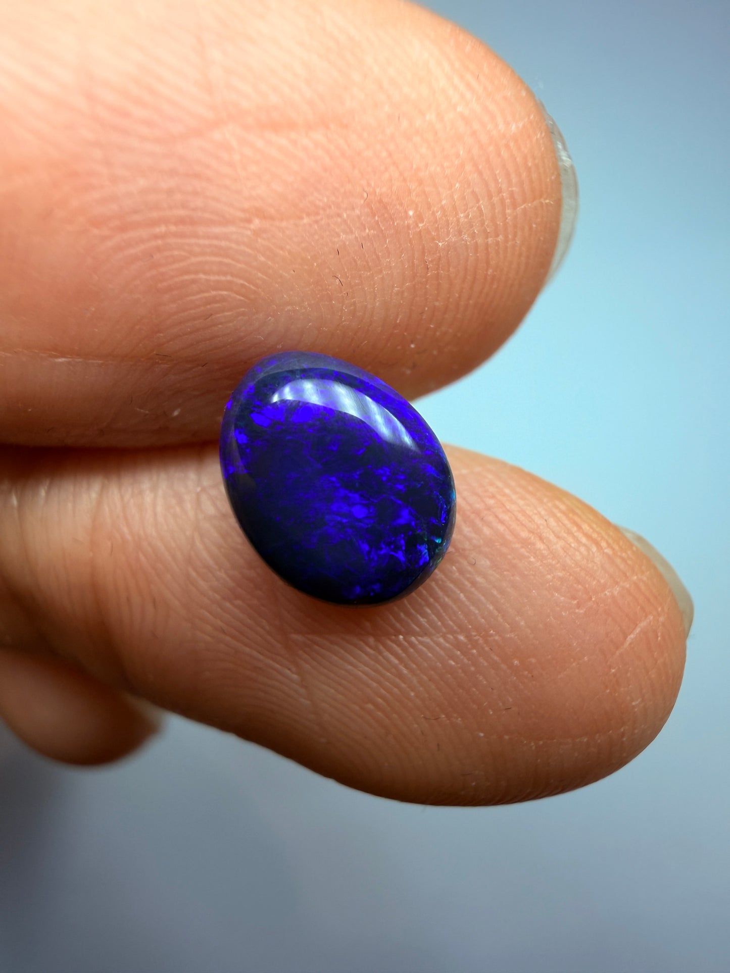 Moody Tone. Lightning Ridge Solid Black Opal. 1.00 Ct