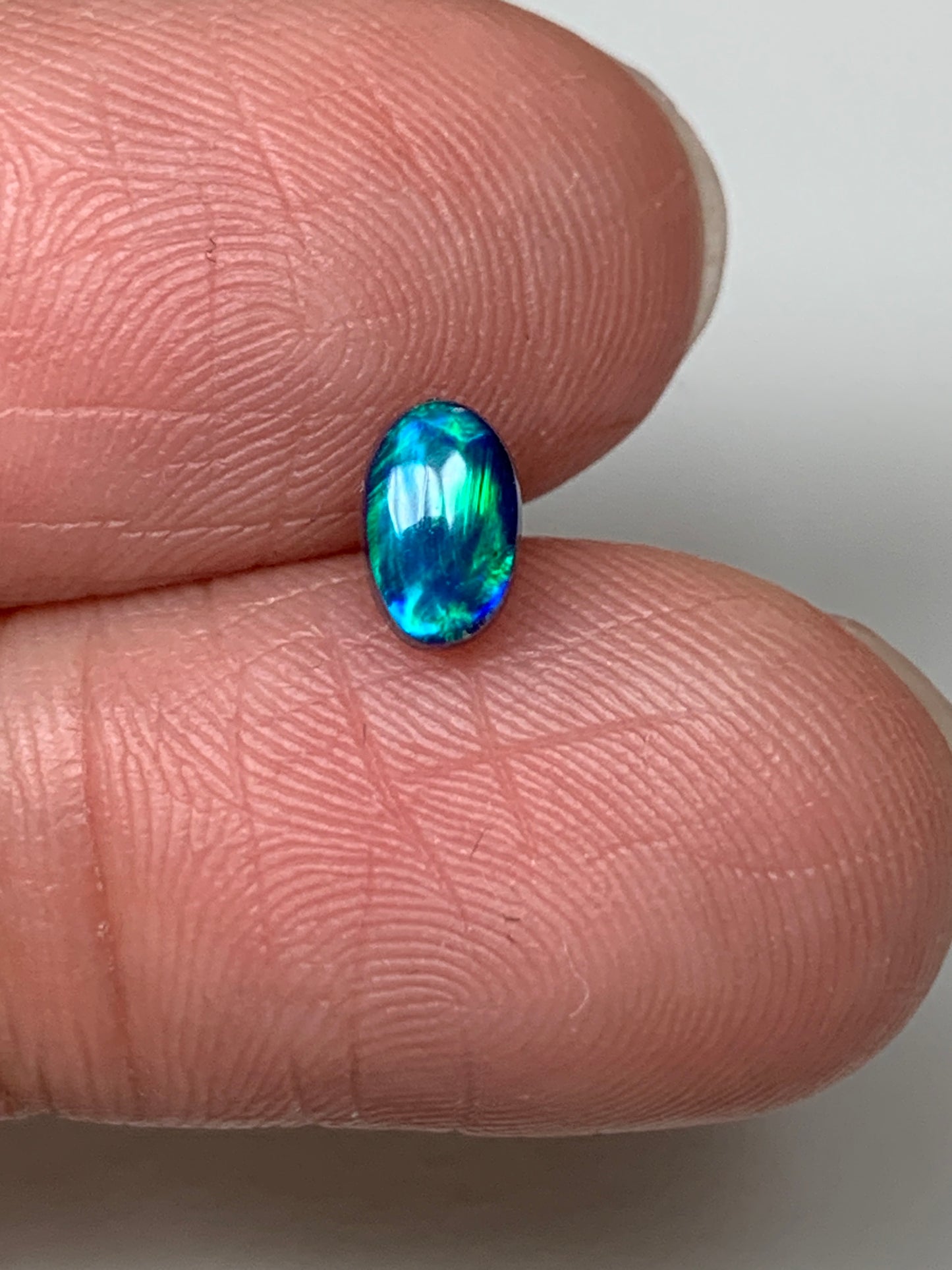 Emerald Flash. Lightning Ridge Doublet Black Opal. 0.50 Ct