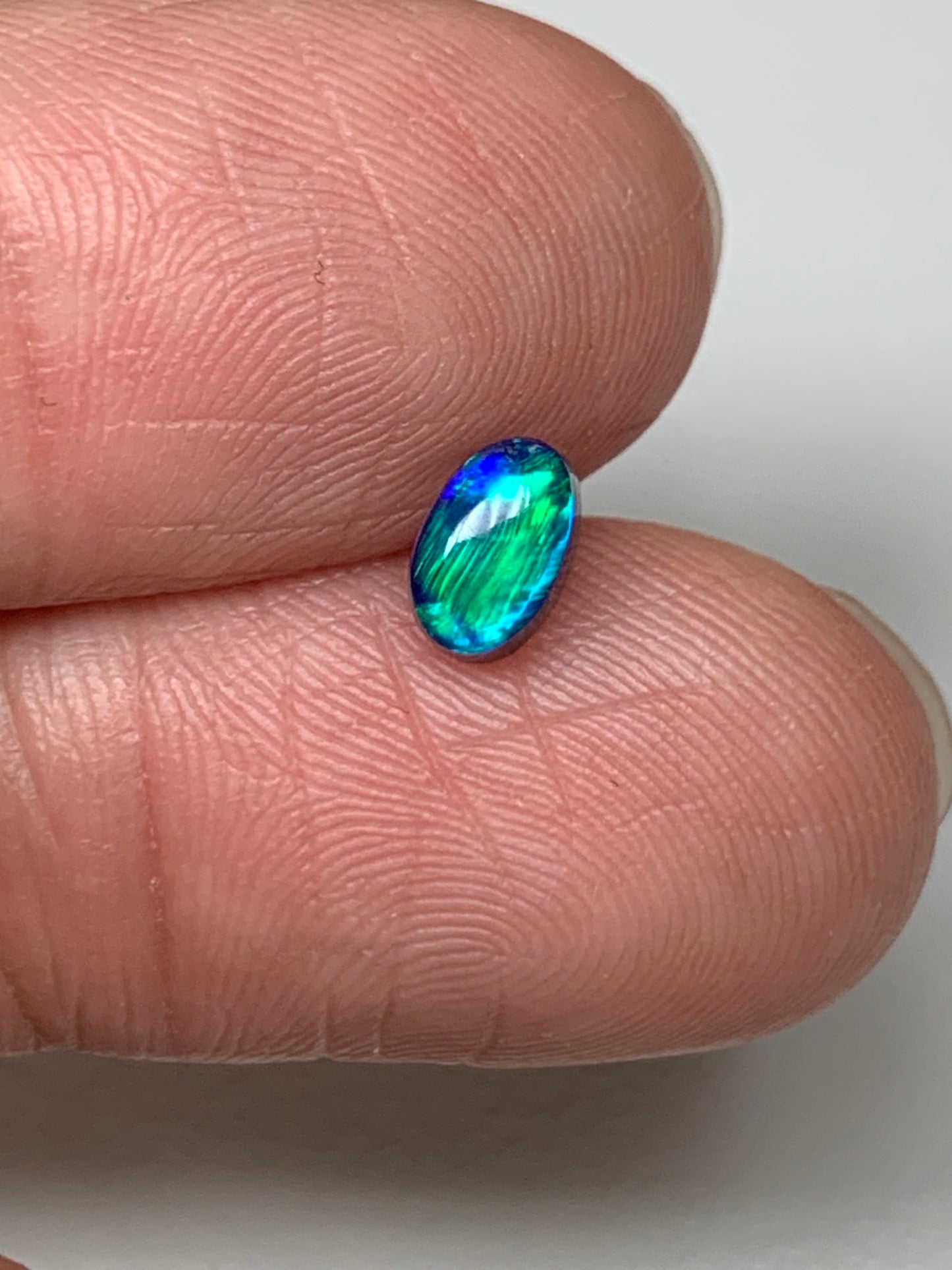 Emerald Flash. Lightning Ridge Doublet Black Opal. 0.50 Ct