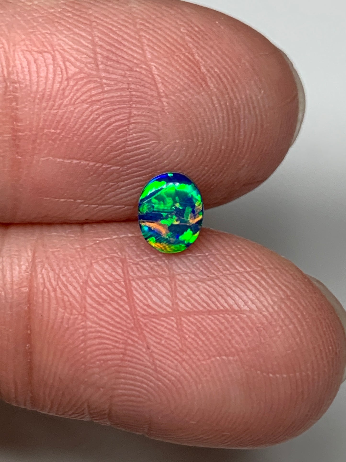 Vibrant Lines. Lightning Ridge Doublet Black Opal. 0.34 Ct