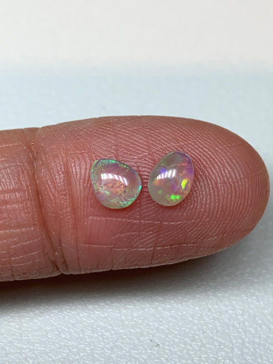 Earring Set. Lightning Ridge Crystal Opal. 0.59 Ct